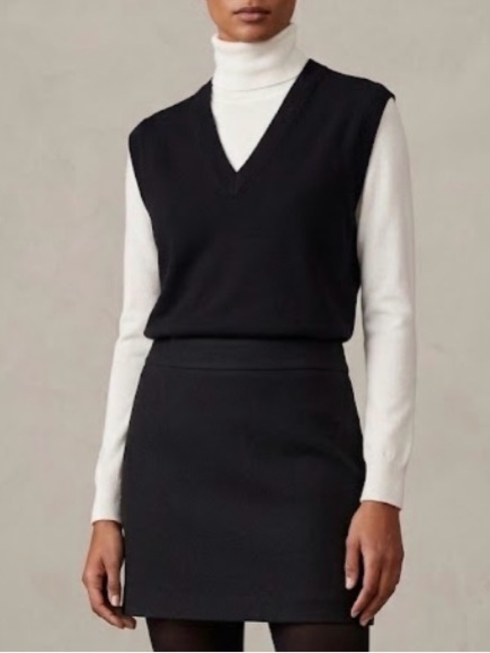 Prada Black V-Neck Sleeveless Knit Vest fits size Large / 42